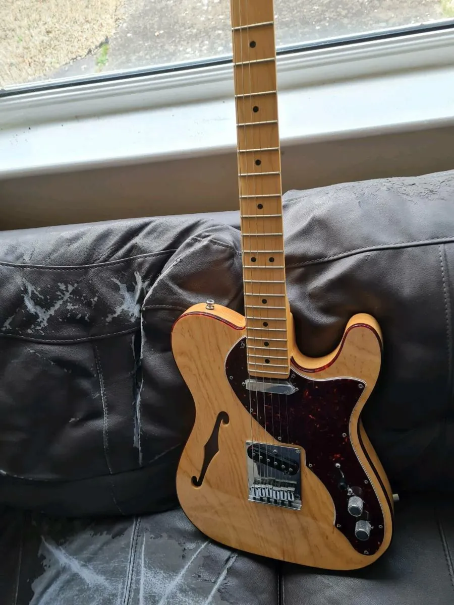 Electric guitar - Image 2