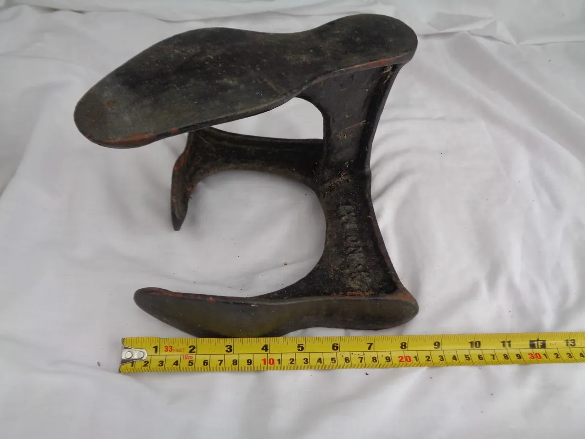 Vintage Shoe Last for Sale - Image 4