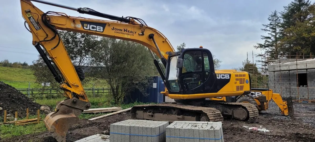 JCB Excavator JS220LC - Image 3