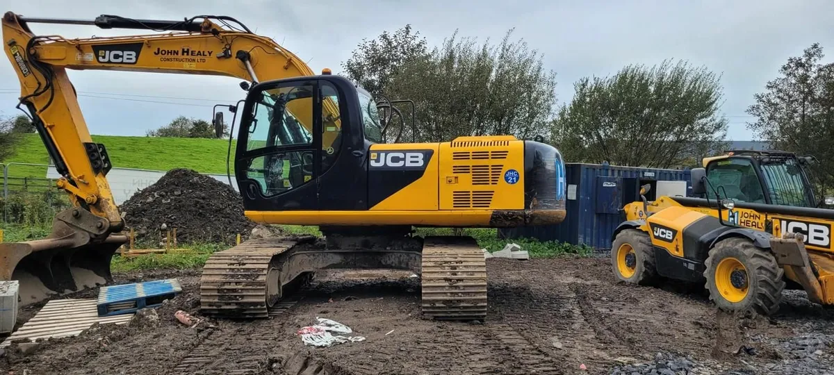 JCB Excavator JS220LC - Image 1