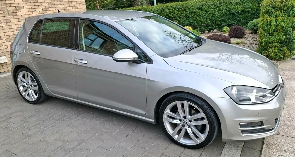 VW Golf 1.6TDI M5F Highline 110HP 5 DR 2017 - Image 2
