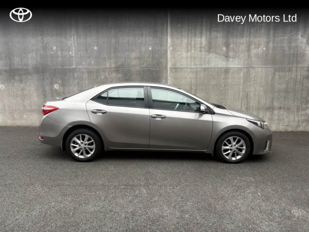 Toyota Corolla COROLLA 1.4D4D AURA - Image 3