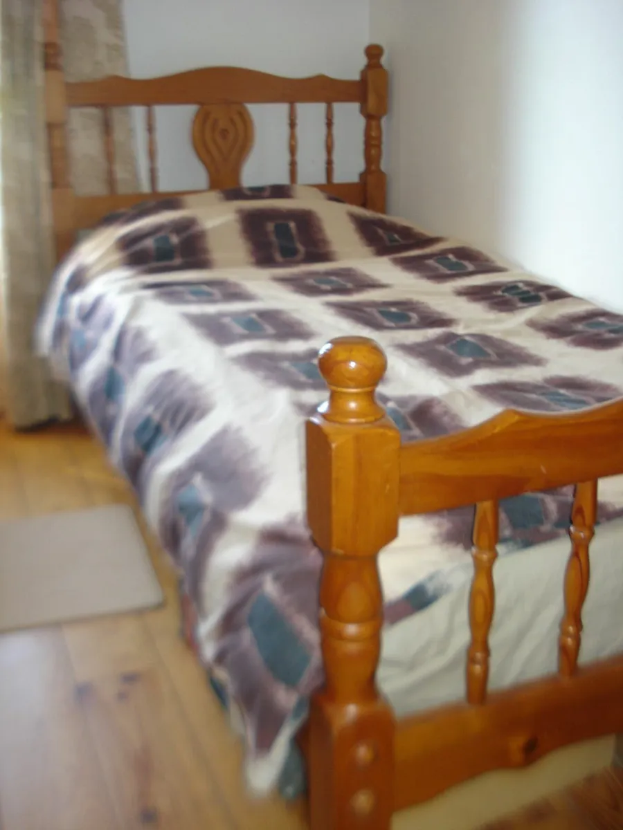 SOLID WOOD PINE SINGLE 3 FOOT BED FRAME. - Image 2