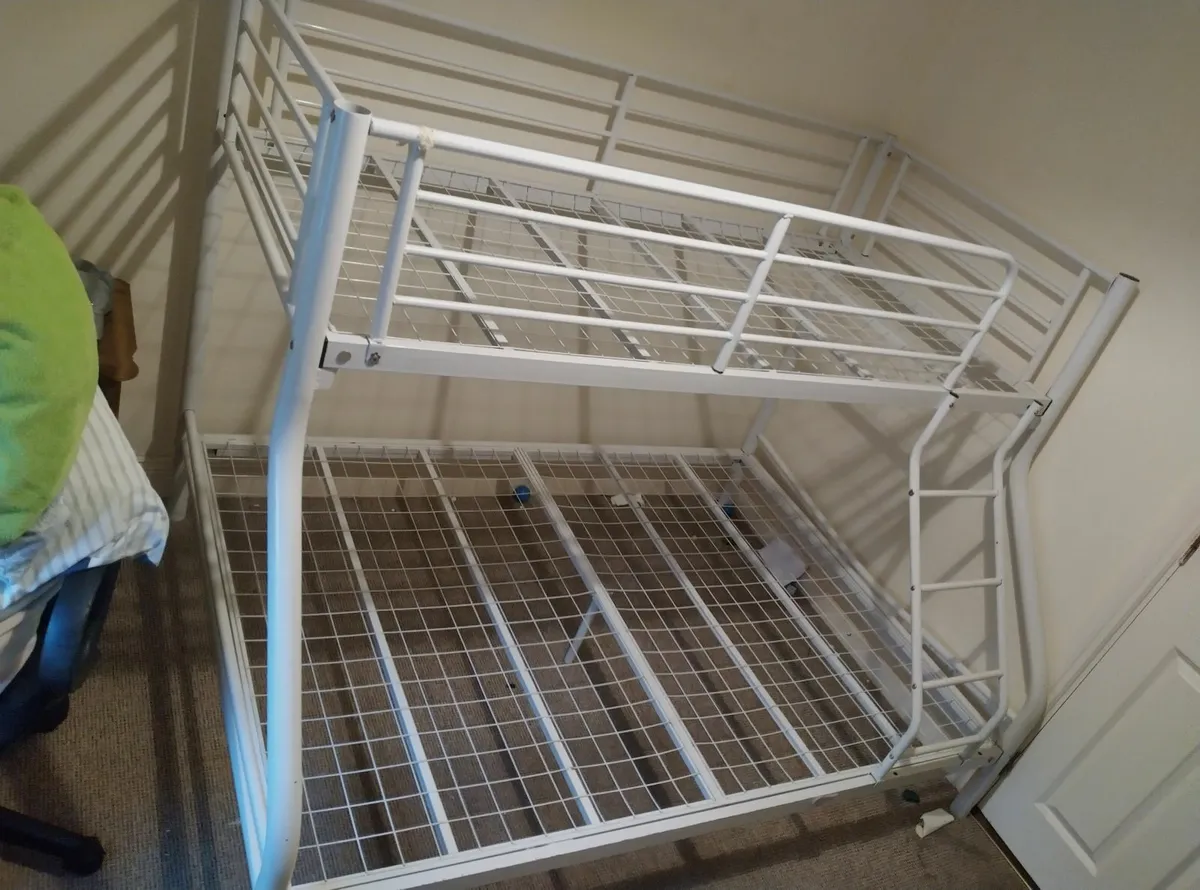 Bunk bed - Image 1