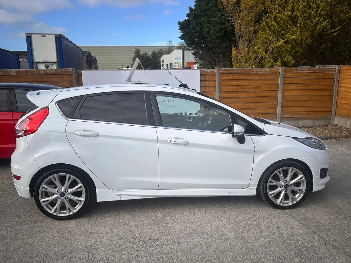 FORD FIESTA ST AUTO - Image 2