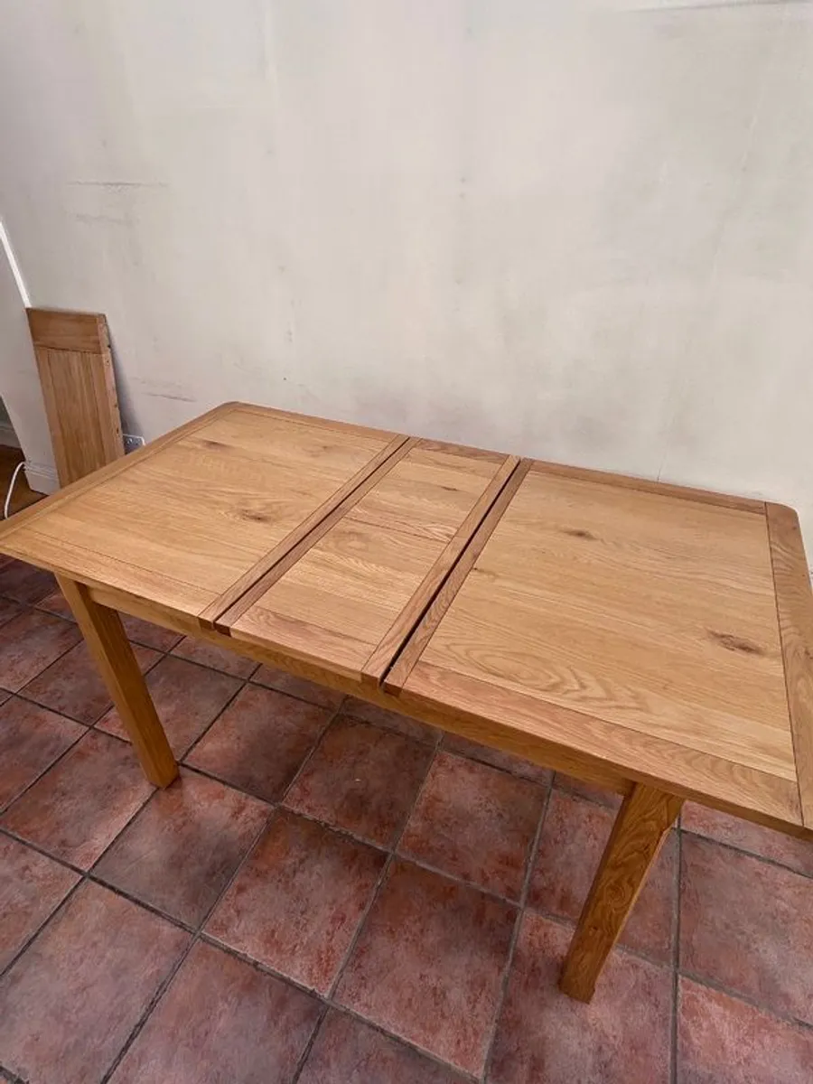 Extendable kitchen table - Image 1