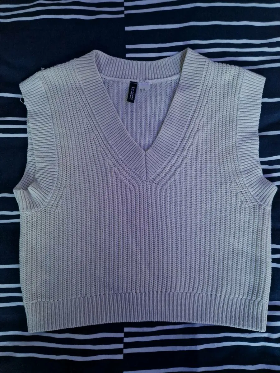 Cropped knit vest - Image 2