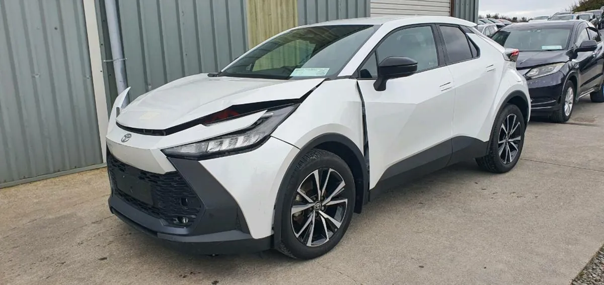 241 TOYOTA CH-R SPORT HYBRID - Image 3