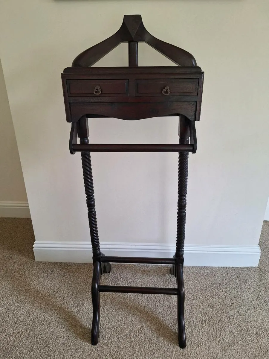 Suit stand - Image 2