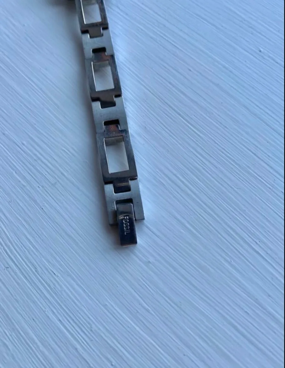Fossil ladies / women watch in good condition - Image 3