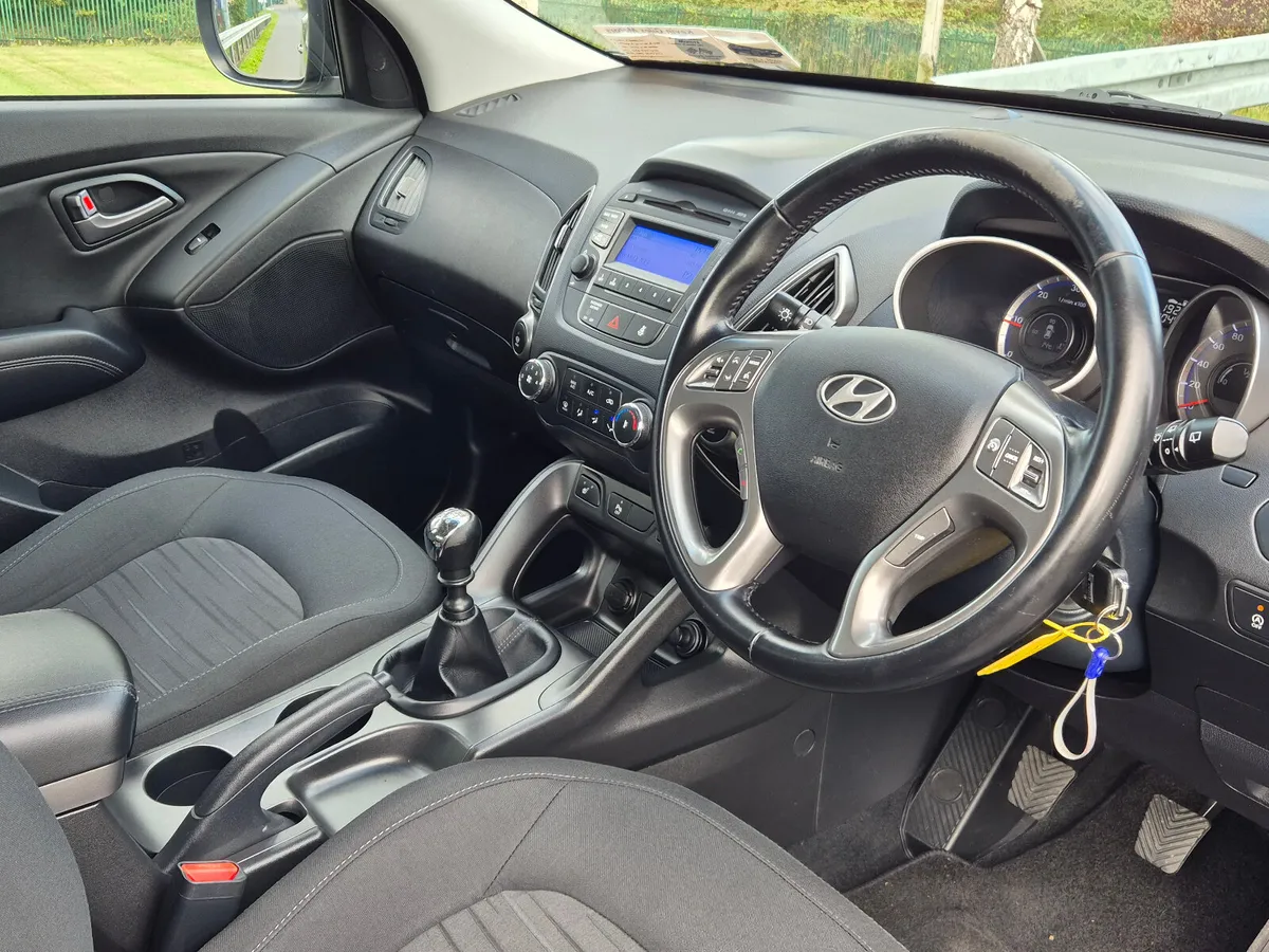Hyundai ix35  1.7 COMFORT - Image 3