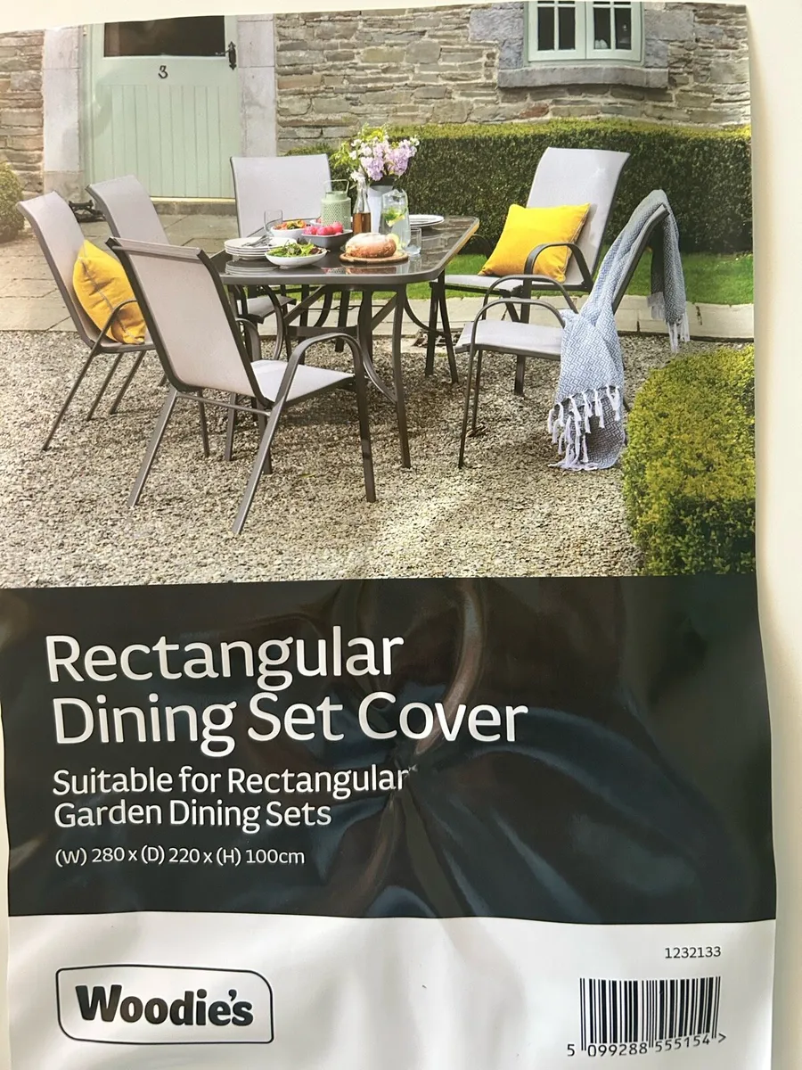 Outdoor cover for table and chairs - Image 1