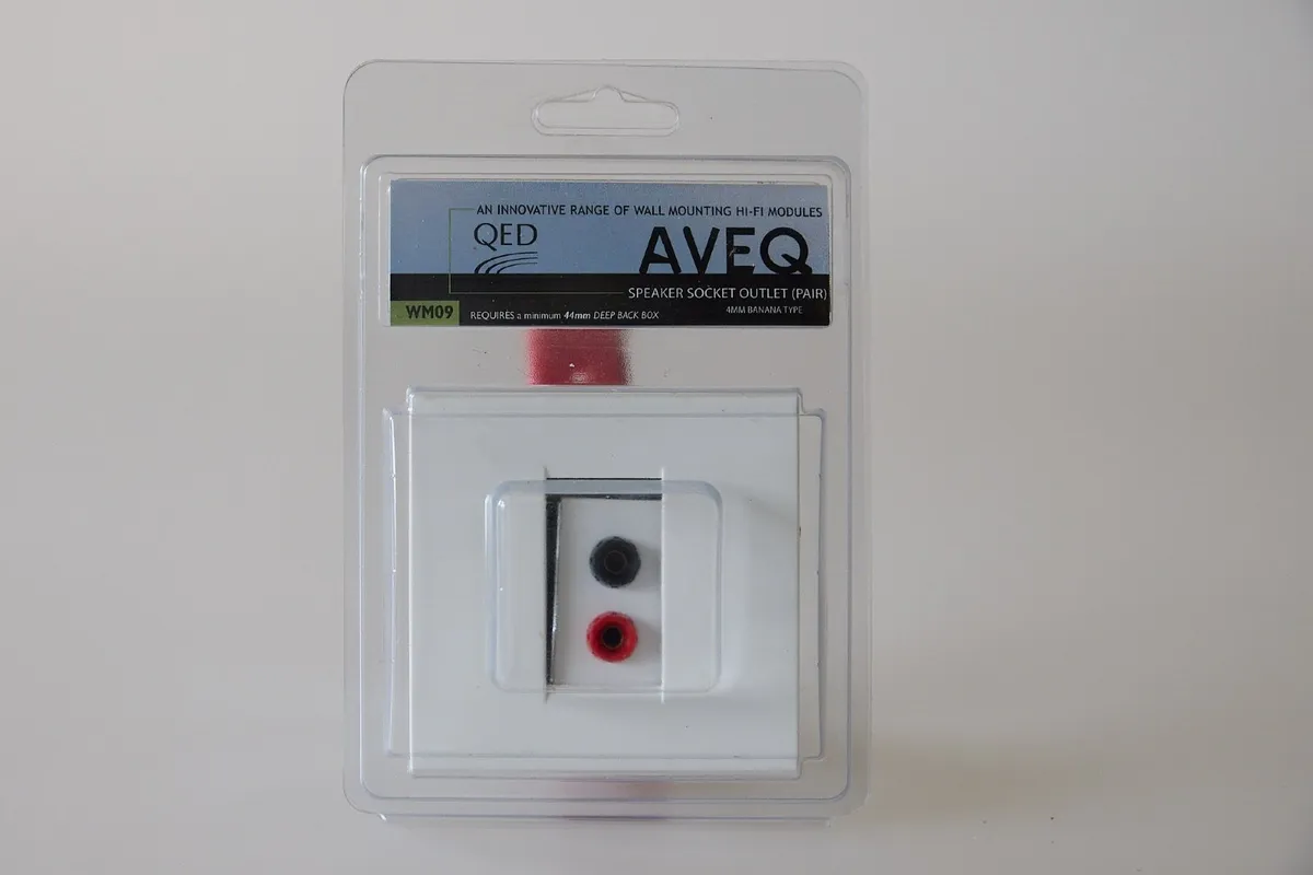 QED AVEQ Speaker Socket Outlet - New - Image 1