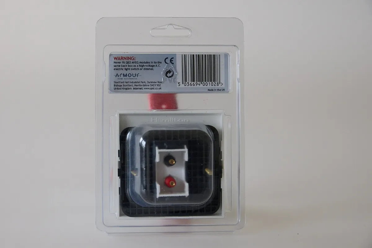 QED AVEQ Speaker Socket Outlet - New - Image 2