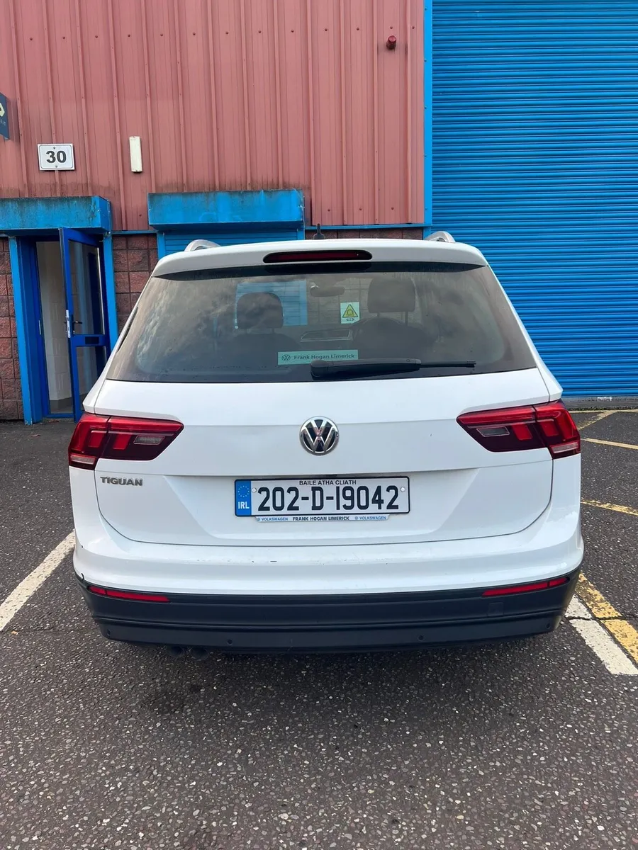 Volkswagen Tiguan - Image 2