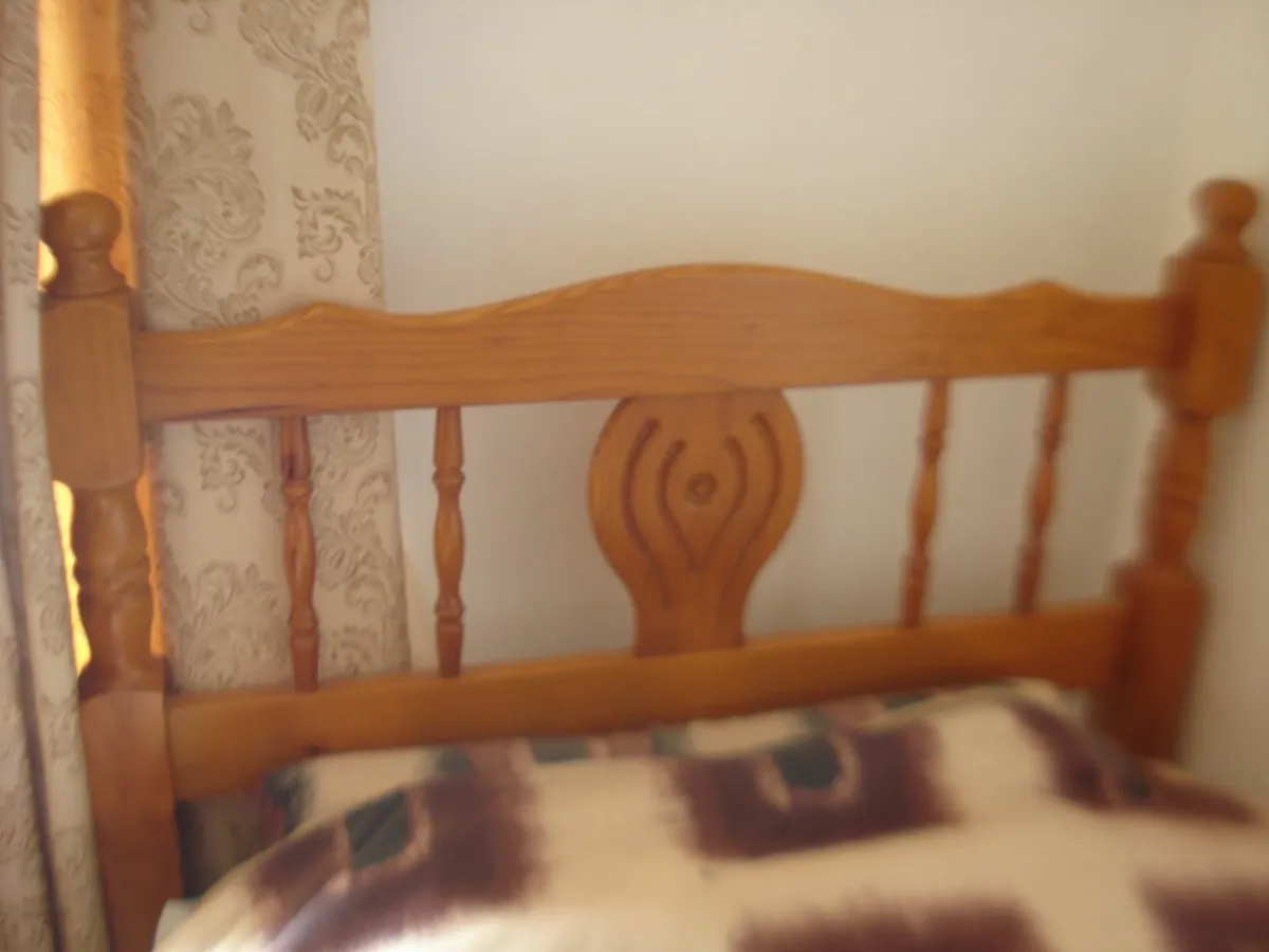 SOLID WOOD PINE SINGLE 3 FOOT BED FRAME. - Image 1
