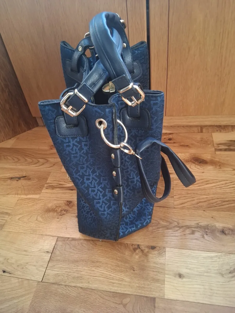 New DNKY navy bag - Image 2
