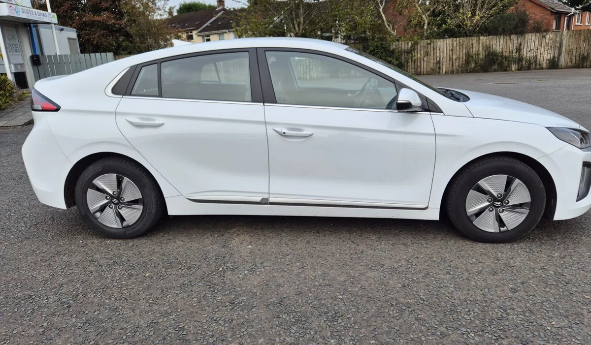 222 HYUNDAI IONIQ PREMIUM - Image 1