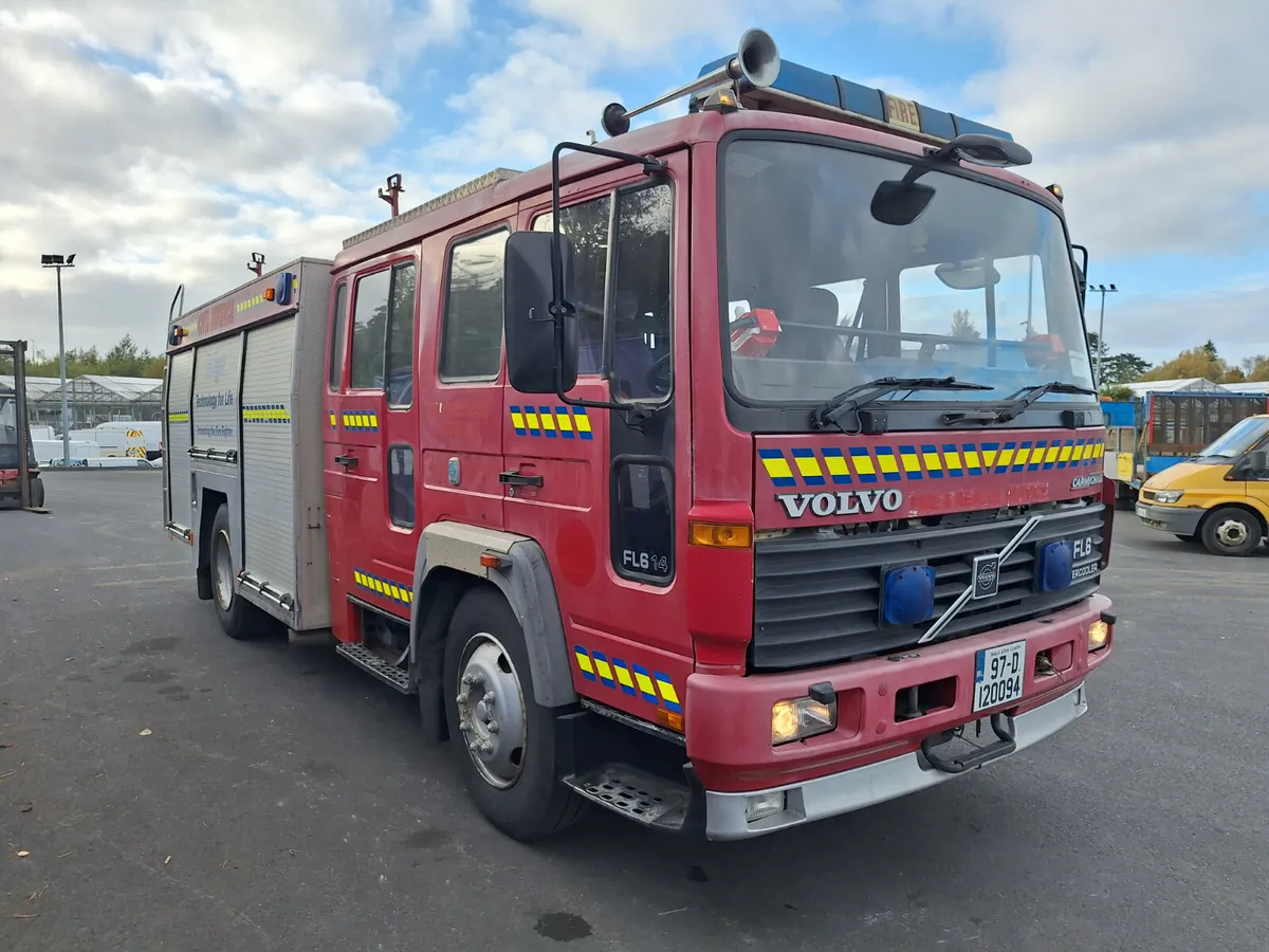 1997 Volvo FL6 4DR 4DR Fire Truck For Auction - Image 3
