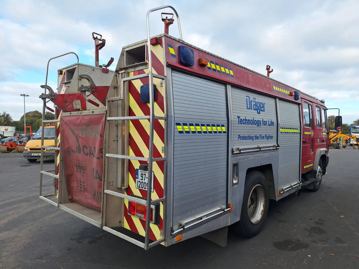 1997 Volvo FL6 4DR 4DR Fire Truck For Auction - Image 4