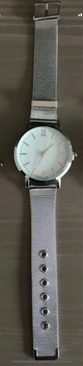 Brand New Unisex Watch. Free Delivery In Ireland.