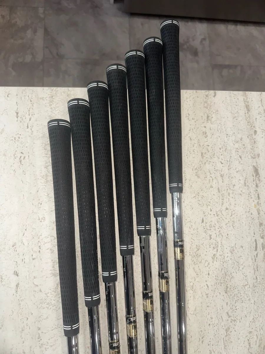 Titleist AP2 4-pw dynmic gold s300 tv mid gp - Image 2