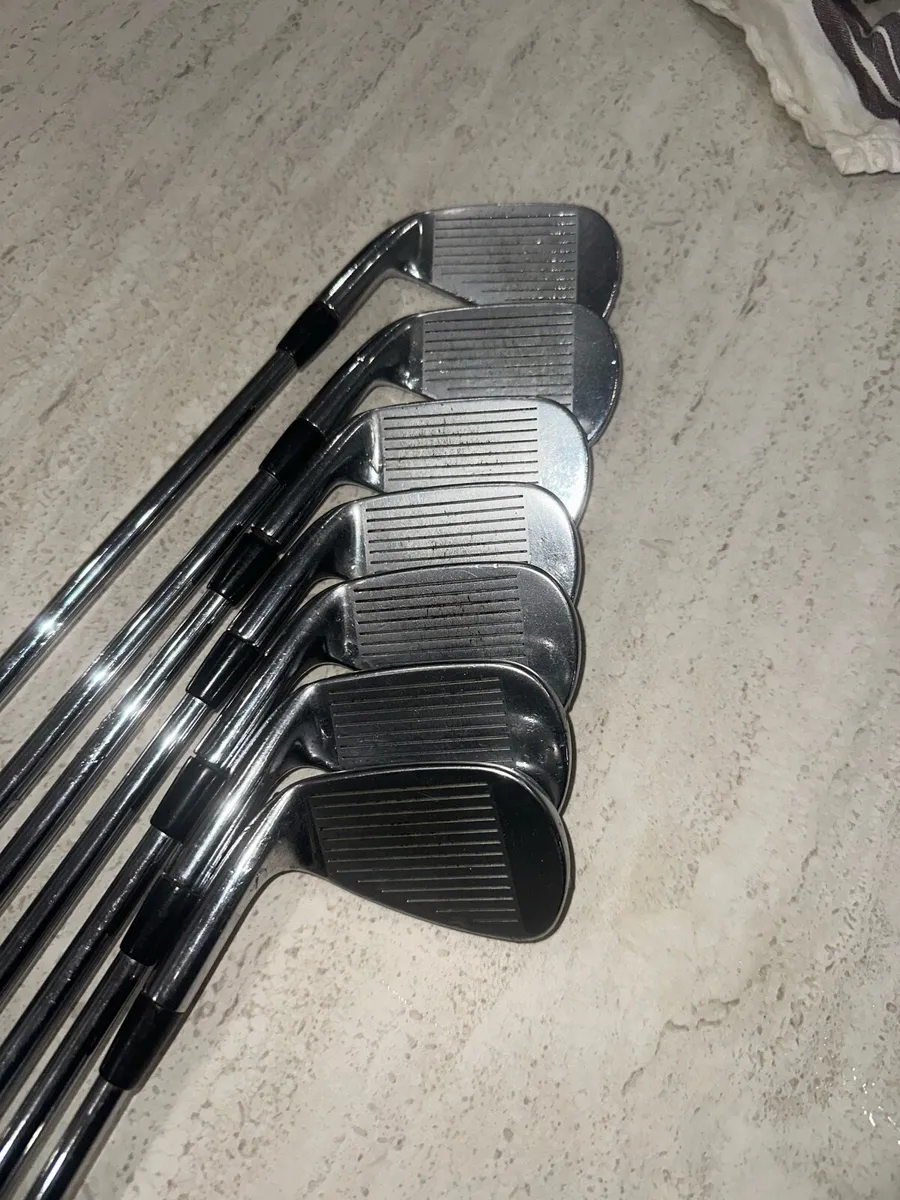 Titleist AP2 4-pw dynmic gold s300 tv mid gp - Image 3