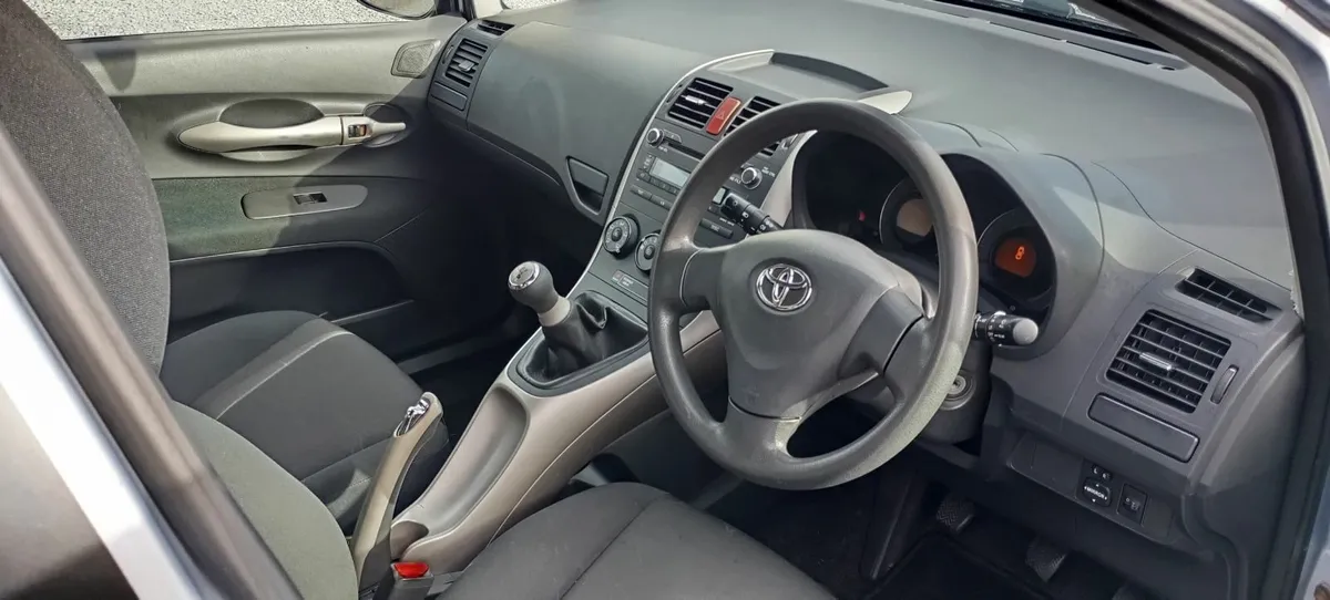 Toyota Auris 2007 - Image 3