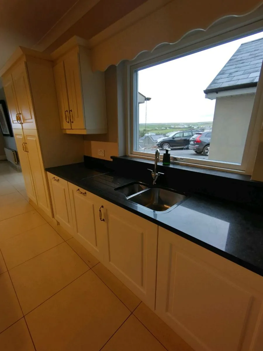 Kitchen - Image 3