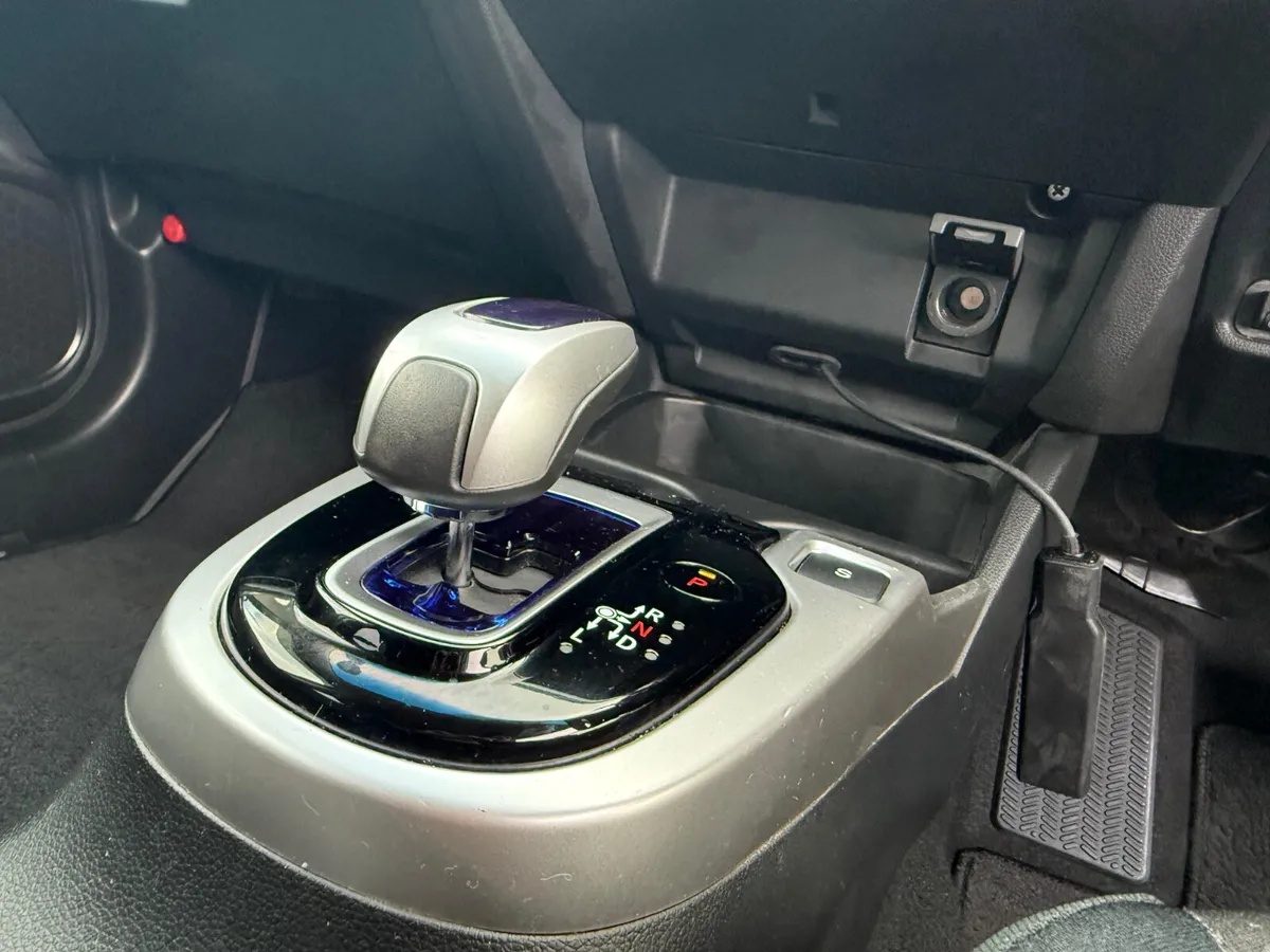 HONDA FIT HYBRID 2015 - Image 10