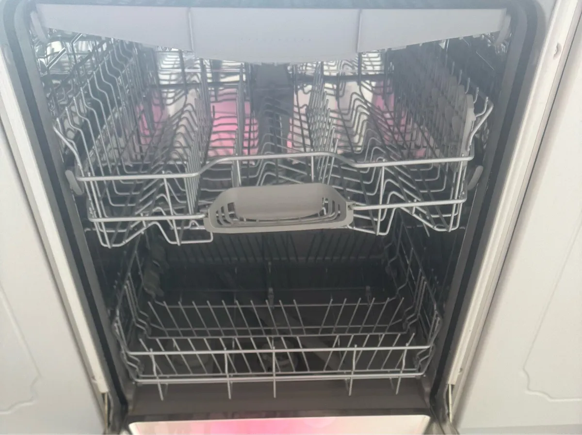 BOSCH Dishwasher - Image 3