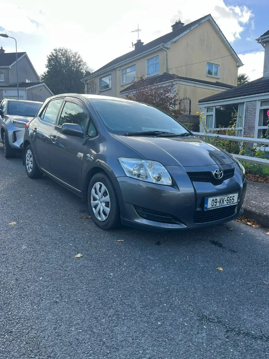 Toyota Auris 2009 - Image 1