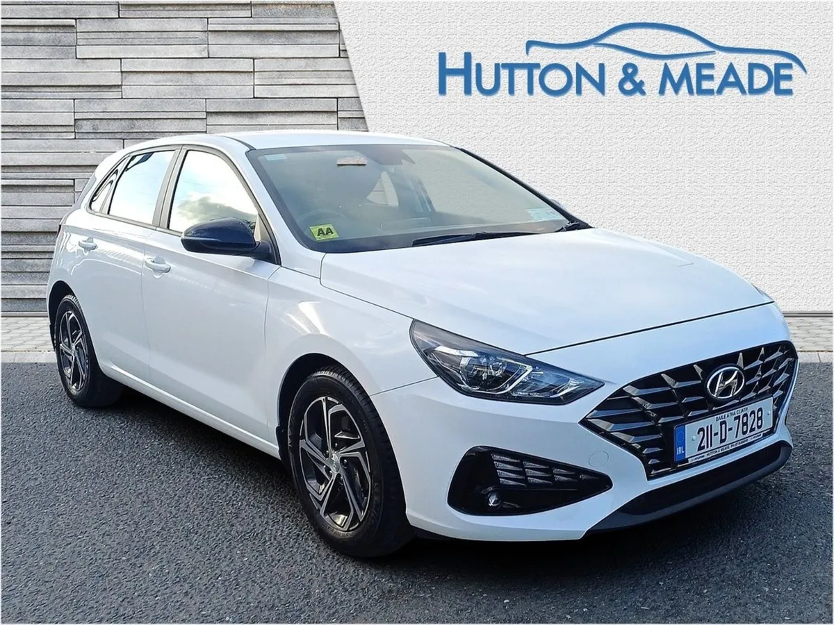 Hyundai i30 Delux 1.0 Petrol 5dr - Image 1