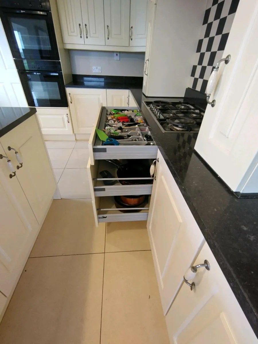 Kitchen - Image 3