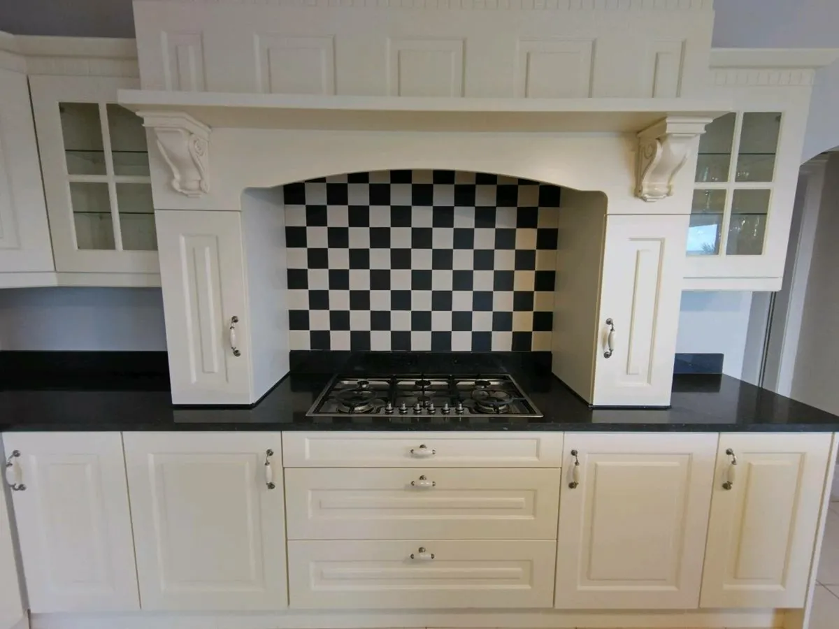 Kitchen - Image 4