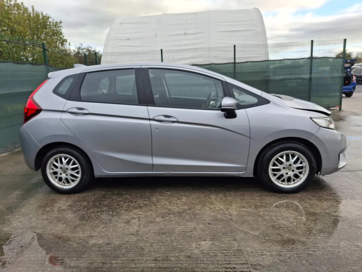 172 Honda jazz. Petrol Light Damage - Image 4