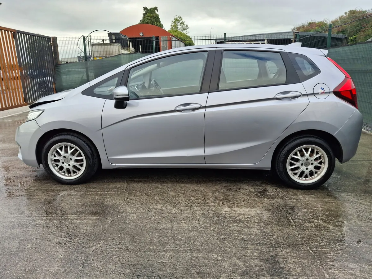 172 Honda jazz. Petrol Light Damage - Image 2