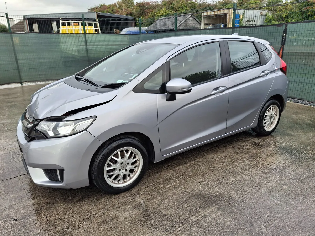 172 Honda jazz. Petrol Light Damage - Image 1
