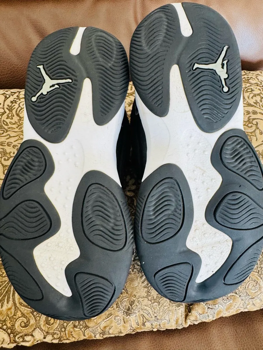 Used Nike Jordan Aura 4 uk size 5.5 - Image 2
