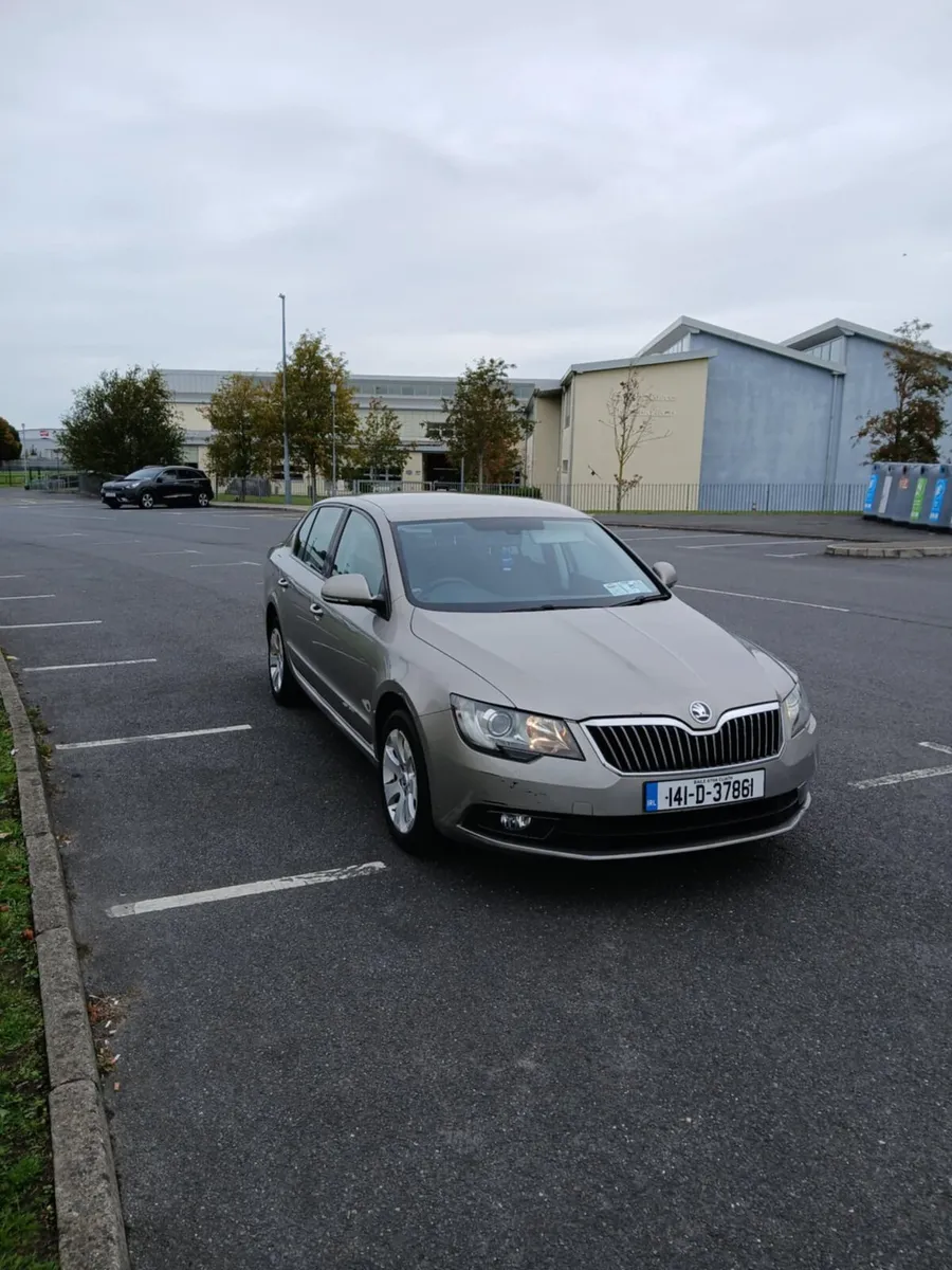 Skoda superb car - Image 2