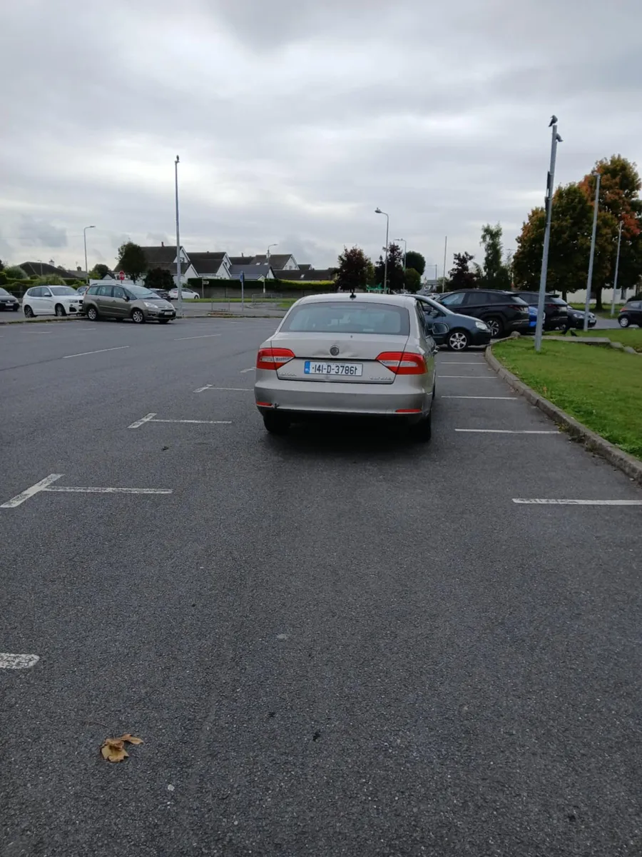 Skoda superb car - Image 3