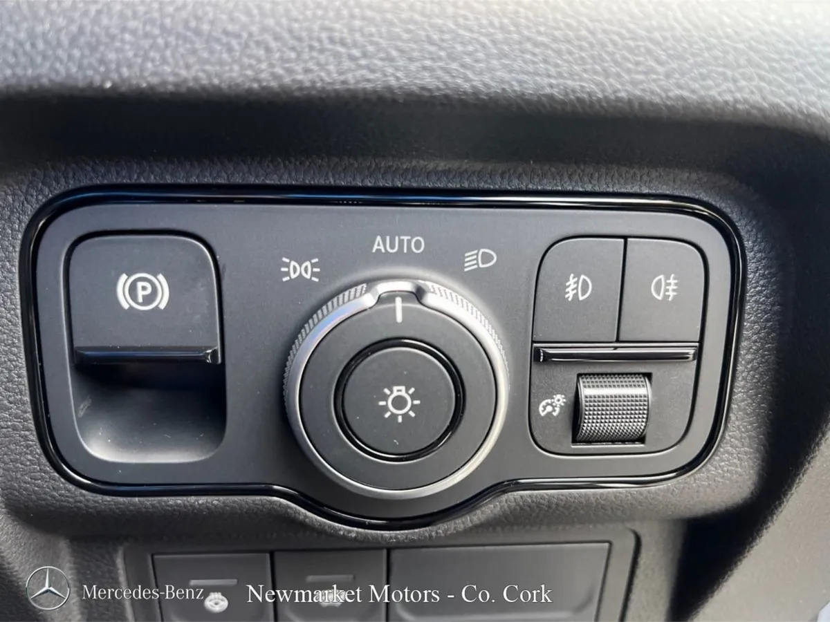 Mercedes-Benz T-Class 180D Automatic Progressive - Image 4