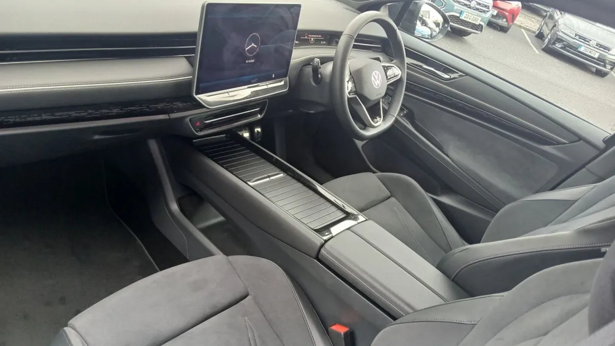 Volkswagen ID.7 PRO Plus 77 kWh 286 Bhp  fully El - Image 3