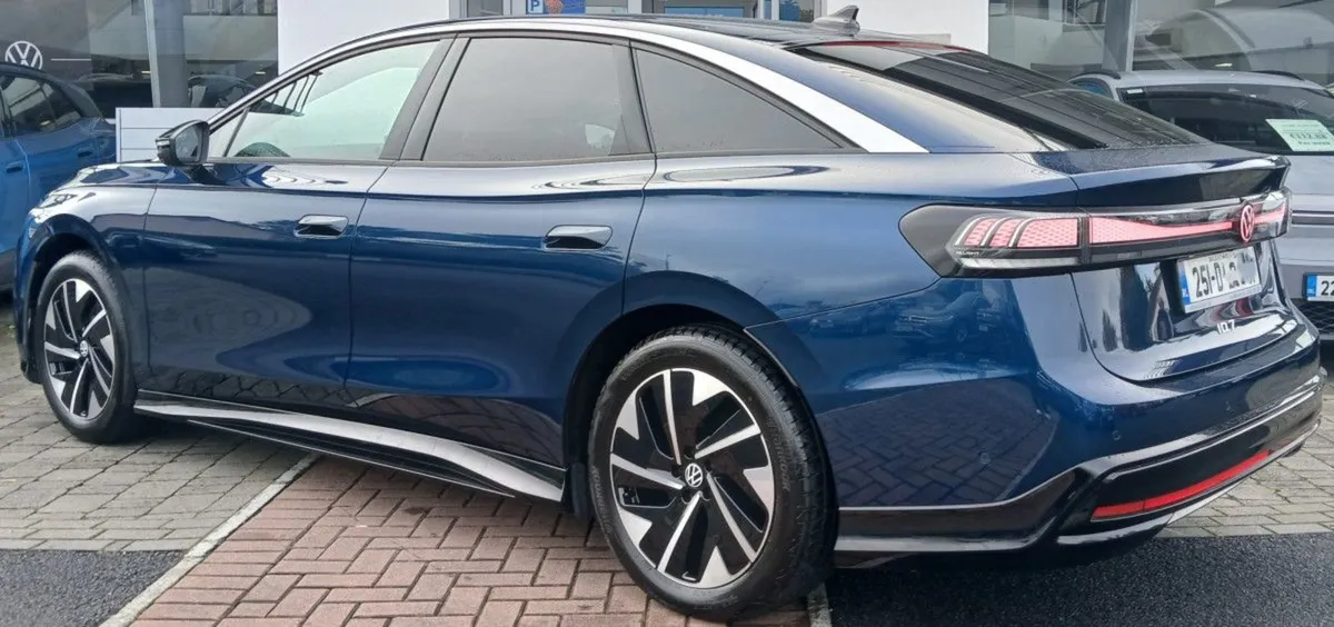 Volkswagen ID.7 PRO Plus 77 kWh 286 Bhp  fully El - Image 4