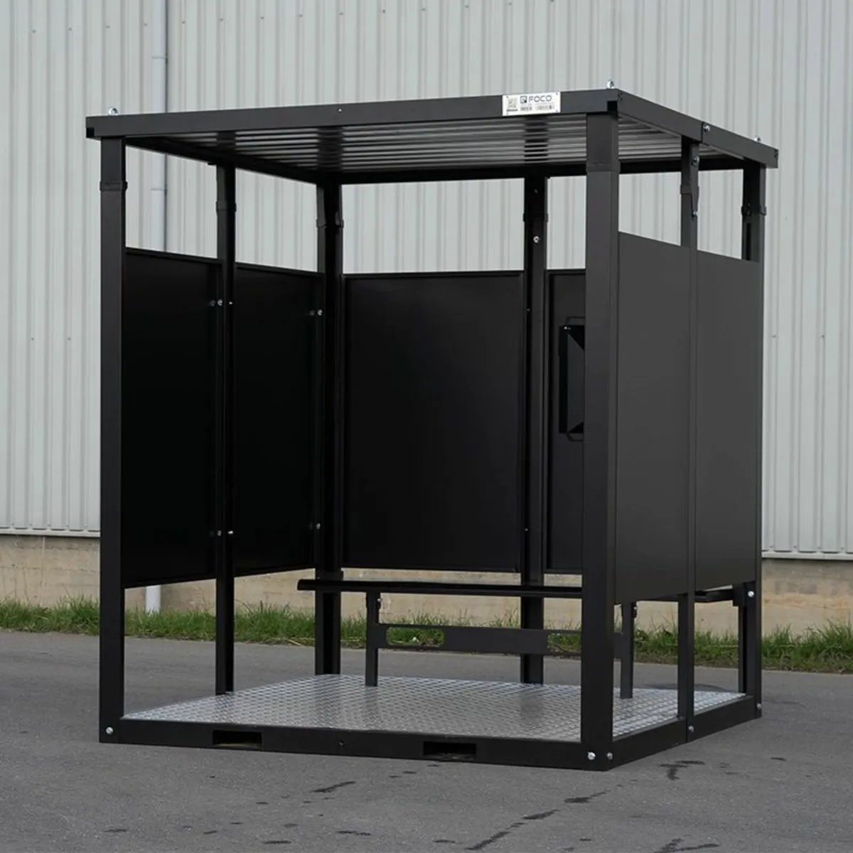 smoke shelter 2x2 meters - Image 1