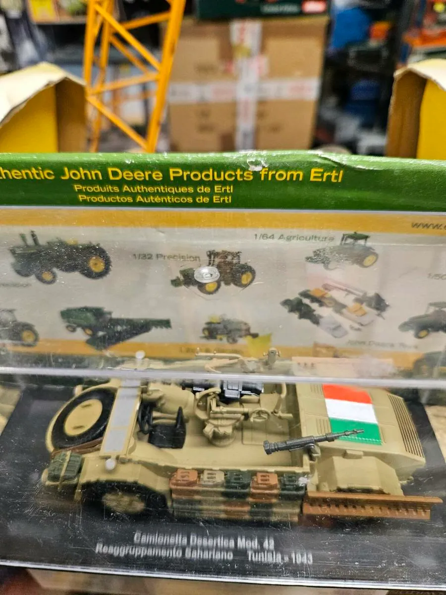 Corgi Atlas WW2 Italian Armoured Car - Image 2