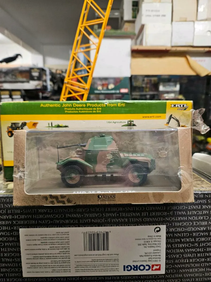 Corgi Atlas French WW2 Armoured Car - Image 1