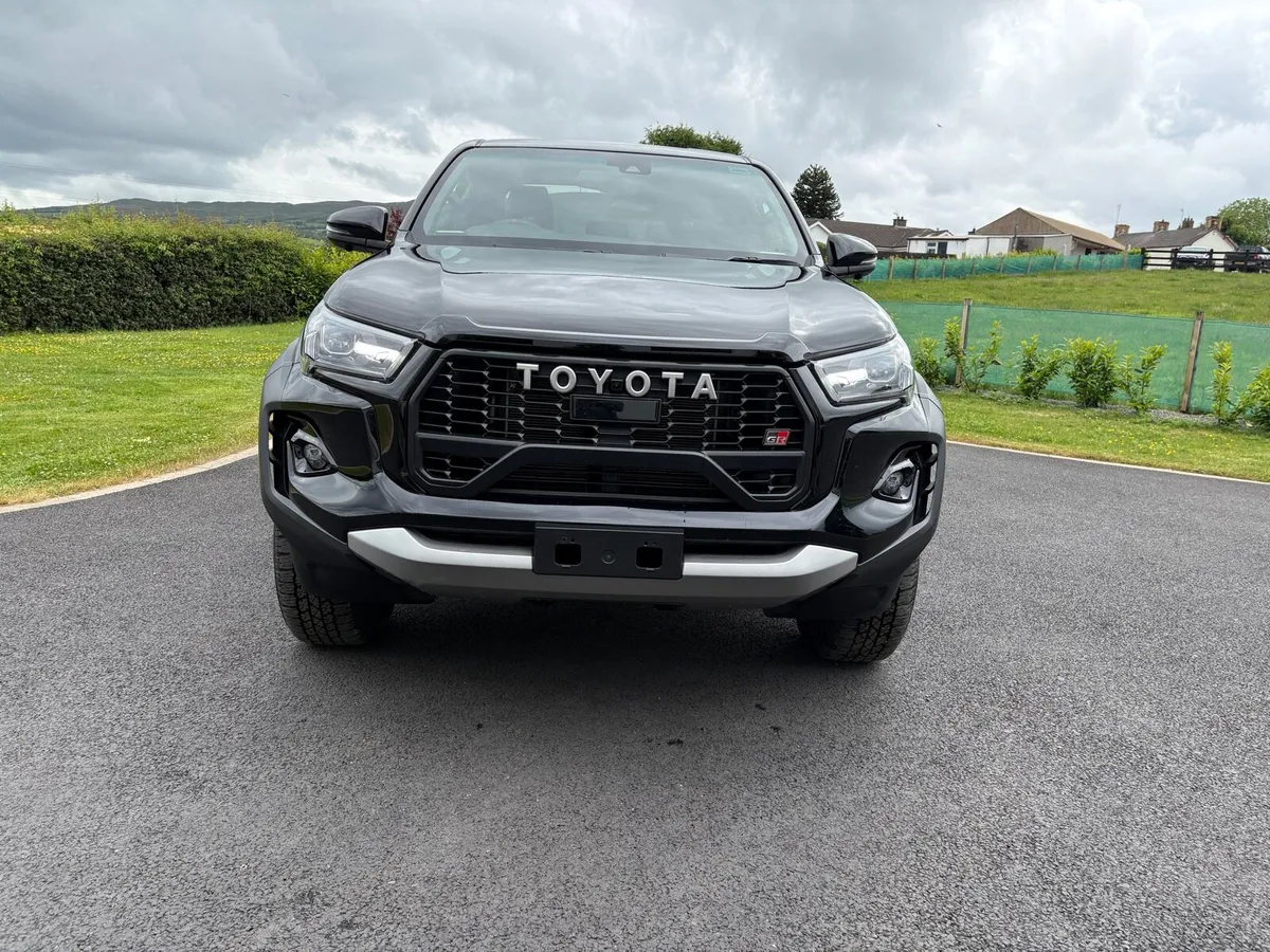 2025 Toyota Hilux GR2 Sport - Image 2
