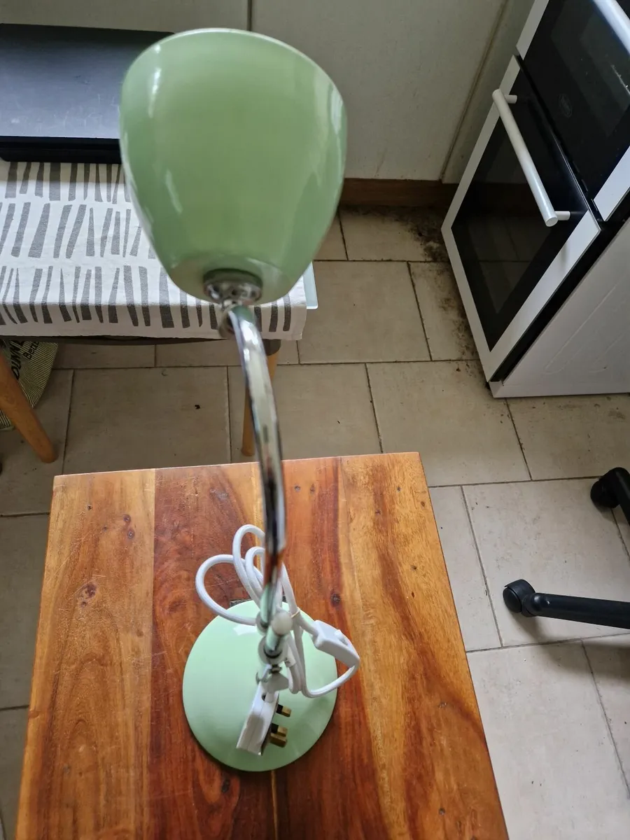 Desk Lamp / Table Lamp in excellent condition - Image 1