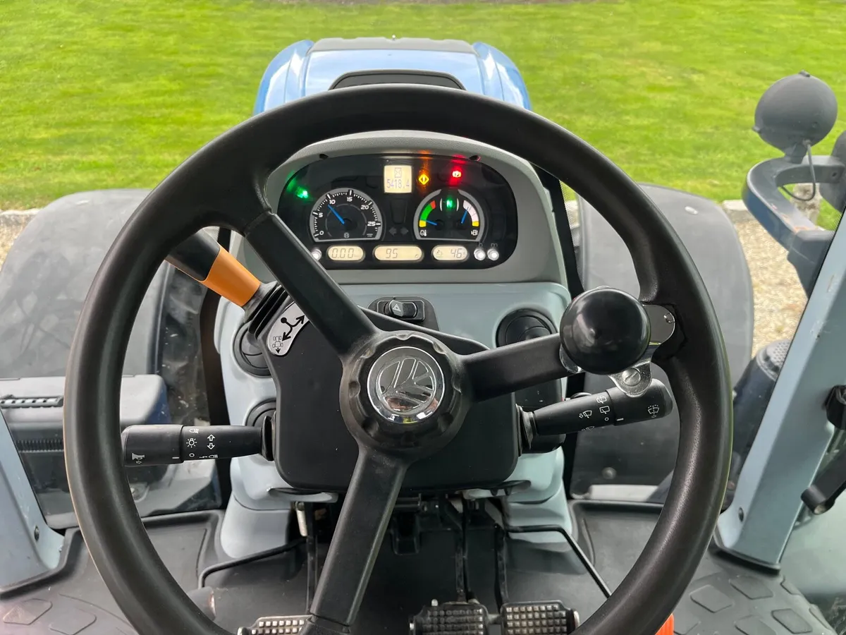 New Holland T7210 2018 - Image 2